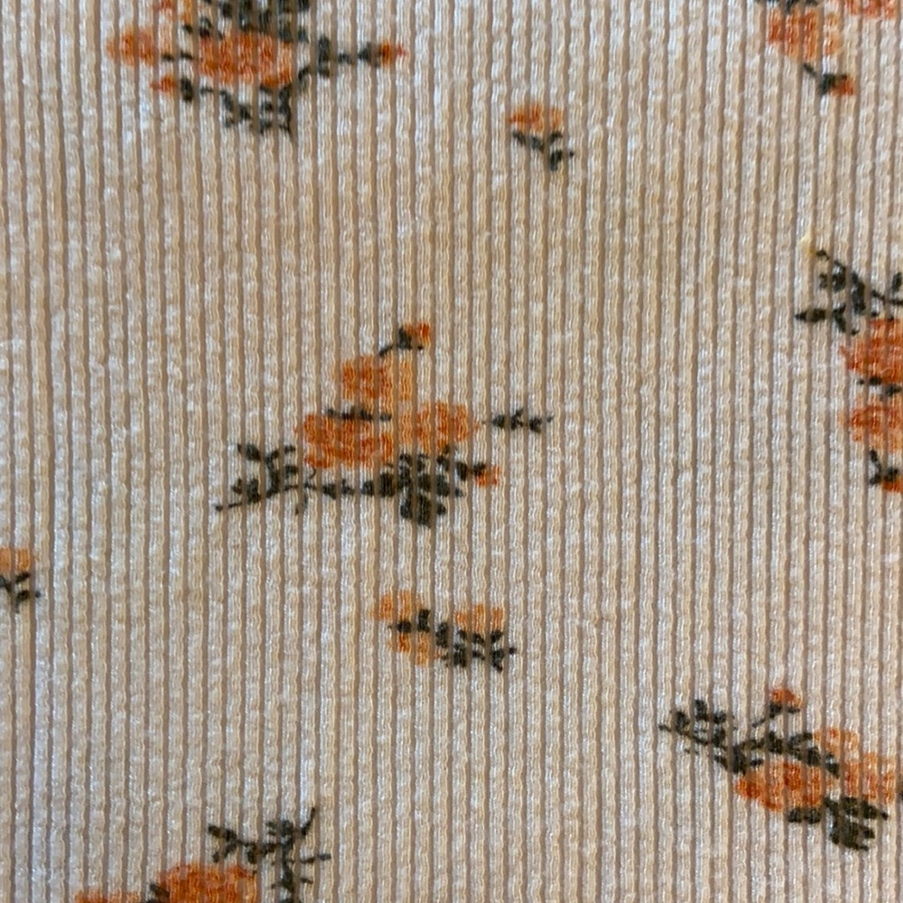 Rose 🌹printed thermal shirt from Fall Mystery Box - Picture 4 of 7
